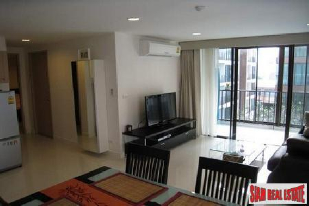 Low rise building, impressive 2 beds 2 baths condo for sale, 40 meters away from Wong Wian Yai Sky train Station-3
