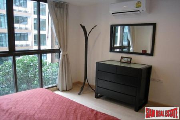 Low rise building, impressive 2 beds 2 baths condo for sale, 40 meters away from Wong Wian Yai Sky train Station-7