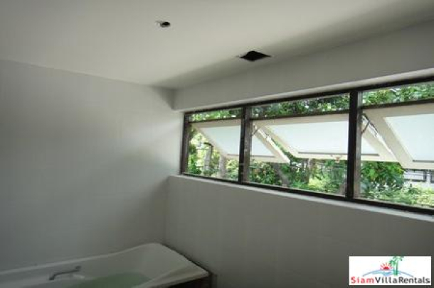 RENTED Large balcony in a private house for rent, 2-storey on Sukhumvit 20-6