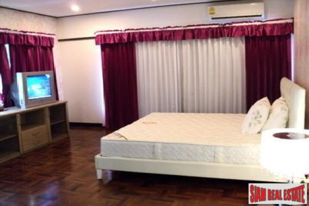 Two Storey Three Bedroom House in the Heart of Pattaya-13