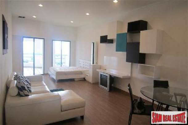 Condominium Apartment For Long Term Rental On The 4th Floor - Jomtien-4