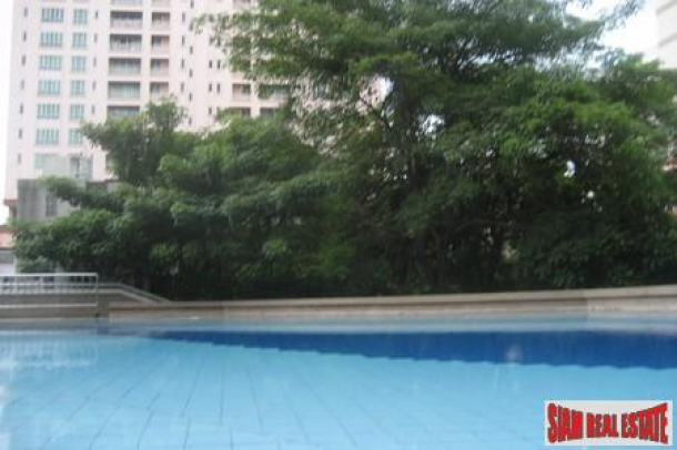 Newly renovated condo for sale, very convenient location on Sukhumvit 39-1