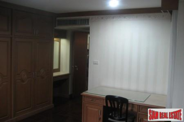 Newly renovated condo for sale, very convenient location on Sukhumvit 39-8