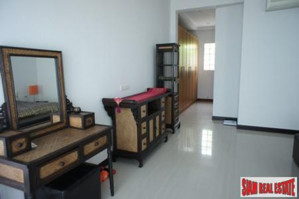Private Pool Villa with Three Bedrooms in a Quiet Area of Rawai-13