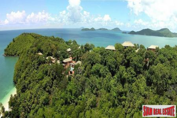 New Breathtaking Four Bedroom Villas with Two Private Swimming Pools in Cape Panwa-2