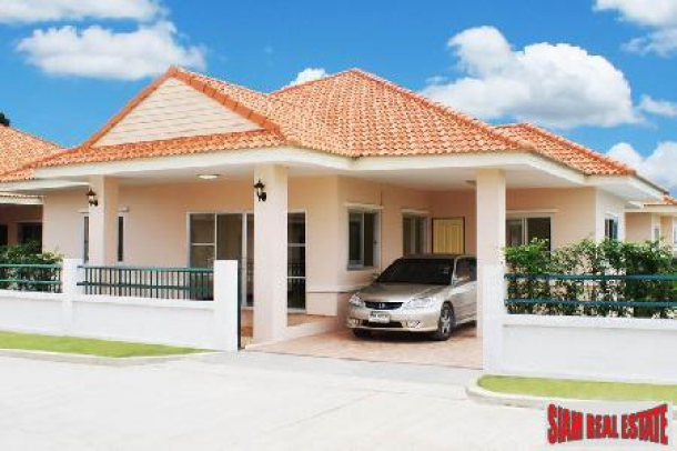 3 Bedroom 2 Bathroom House In Ideal Location For Commuting - East Pattaya-1