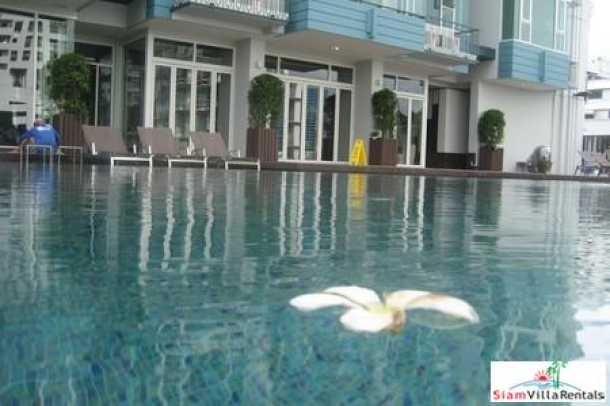 Simply stunning! Comfortable living in 2 bedrooms 2 baths condo for rent in Sukhumvit 55-17