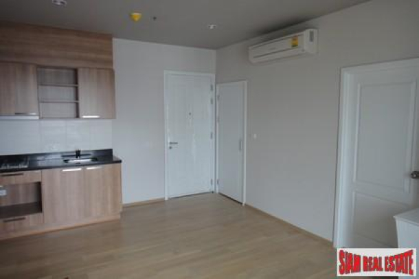 Stylish & Modern Condo for Sale, fully furnished one bed on 28th floor at Hive at Sathorn, Krung Thon Buri Road-3