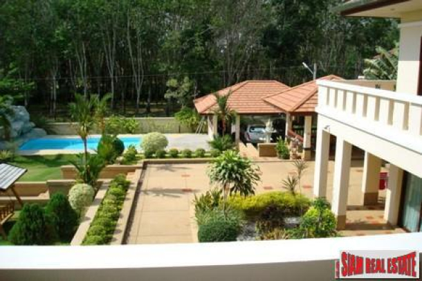 Grand Five Bedroom Family Home with Pool in Cherng Talay-3