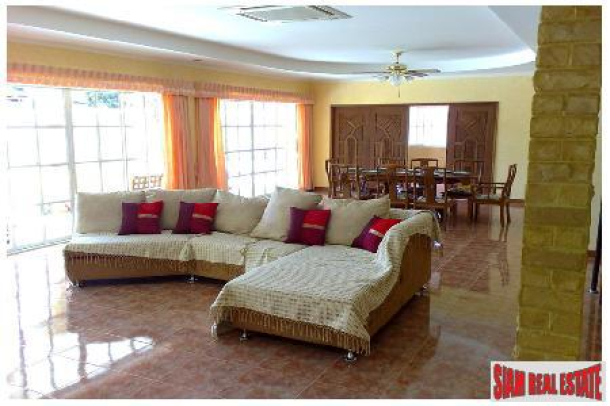 2 Bedroom Townhouses To Magnificent 4 Bedroom Detached Properties - East Pattaya-5