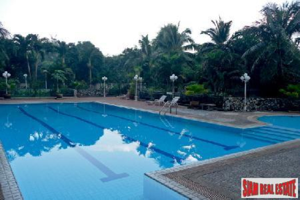 Excellent 2 Bedroom Condo Now For Sale, One Minute To The Beach - Jomtien-1