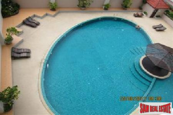 Studio For Sale Which Affords The Owner Everything On The Doorstep - North Pattaya-1