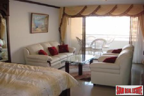 Studio For Sale Which Affords The Owner Everything On The Doorstep - North Pattaya-2
