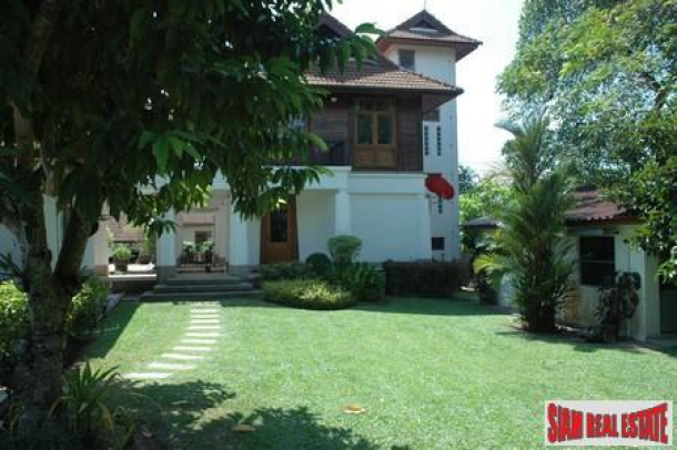 Large Well Appointed Four Bedroom House with Pool in Rawai-14
