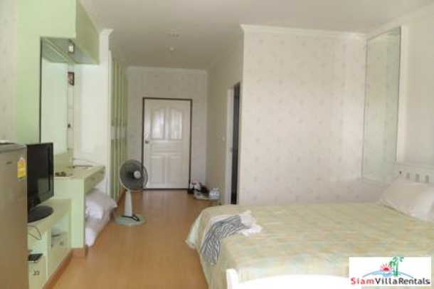 Bright and Colourful Studio Apartment in Phuket Town-10