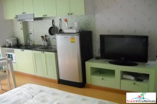 Bright and Colourful Studio Apartment in Phuket Town-6