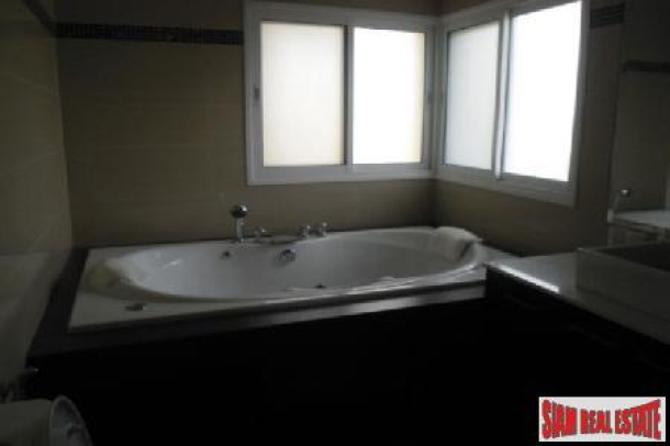 3 Bedroom, 4 Bathroom Single Story Property - East Pattaya-8