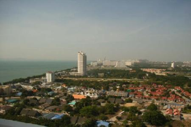 An Ample Sized 2 Bedroom Condo Situated In The Popular Area Of Jomtien-1