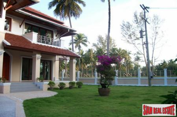 Three Bedroom Seaside Villa in Khao Lak for Sale-13