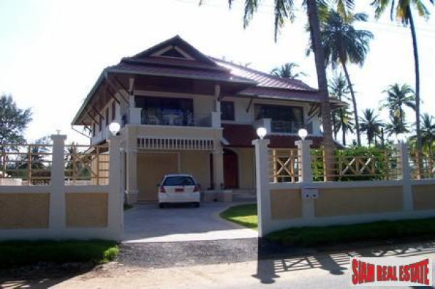 Three Bedroom Seaside Villa in Khao Lak for Sale-14