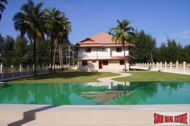 Three Bedroom Seaside Villa in Khao Lak for Sale-2