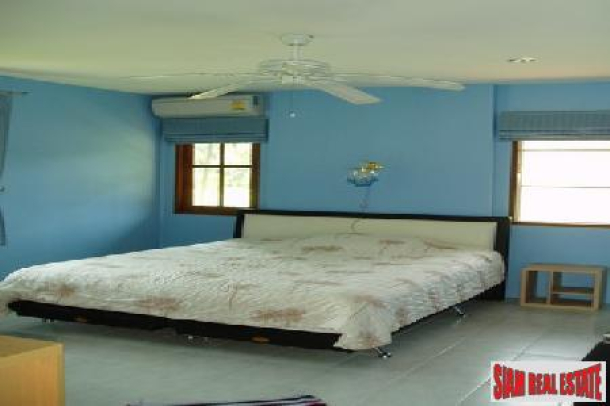 Three Bedroom Seaside Villa in Khao Lak for Sale-9