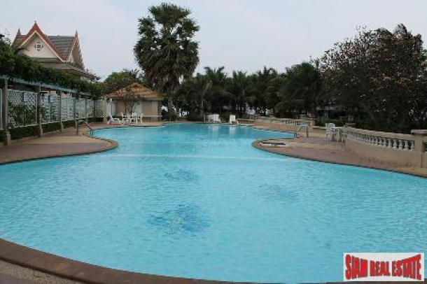 Studio to 2 Bedroom Apartments In a The Heart Of Pattaya City-11