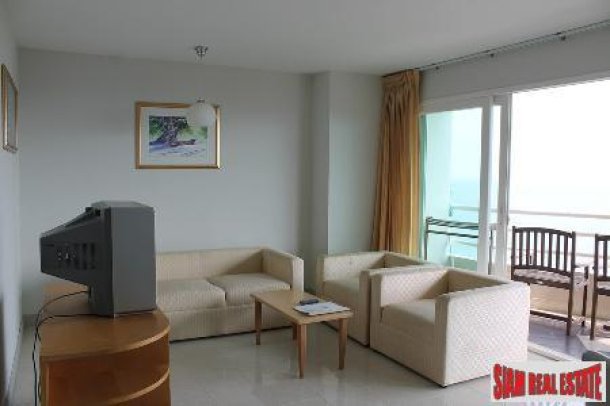 Beachfront 2 bedrooms  condominium with a nice sea and mountain views-2