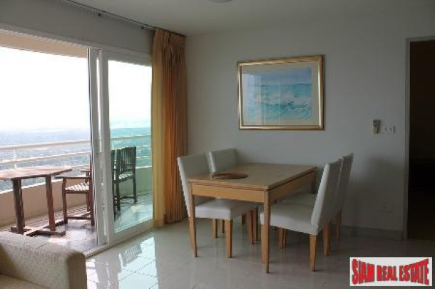 Beachfront 2 bedrooms  condominium with a nice sea and mountain views-3