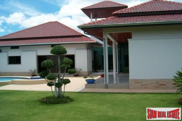 Luxurious Three Bedroom Villa on High-end Project in Hua Hin-2