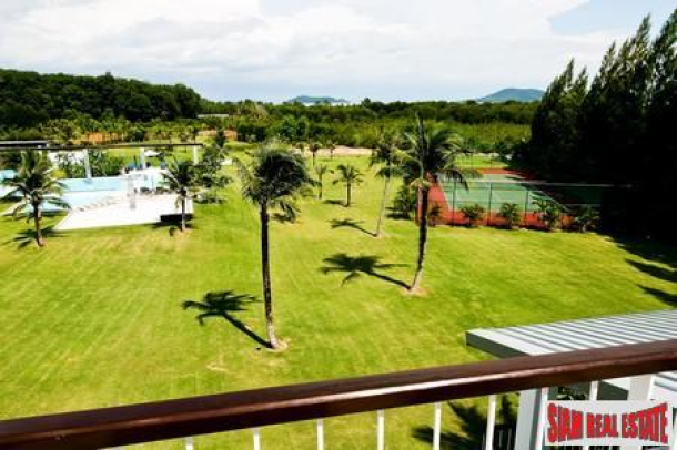 Grove Gardens Townhome | Modern Sea View 3 Bedroom Townhome on Golf Course in Cape Yamu-5
