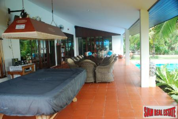 Luxury pool villa with 7 bedrooms on the Golf Course wth nice lake view for sale.-3