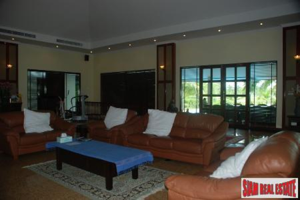 Luxury pool villa with 7 bedrooms on the Golf Course wth nice lake view for sale.-5