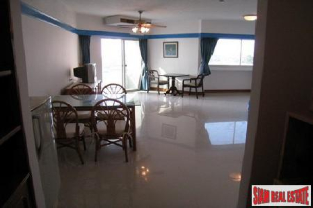 Above Average Studio Only Steps Away From The Beach - North Pattaya-4