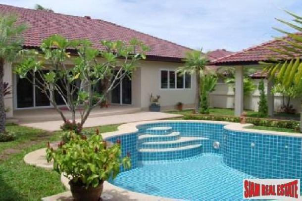 3 Bedroom, 3 Bathroom House In A Lovely Area Of The City - East Pattaya-1