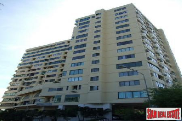 Studio Apartment In A Popular Area Of South Pattaya-1