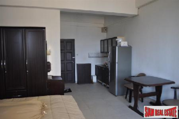 Studio Apartment In A Popular Area Of South Pattaya-4