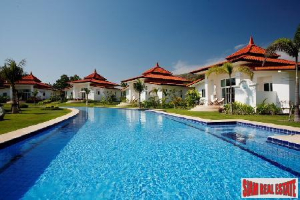 Luxurious Villas with 5 Star Facilities on a Golf Course Development-13