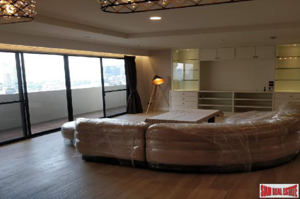 Casa Viva | Newly Renovated Stunning 3 Bed Corner Unit Condo at Ekkamai Soi 12-28