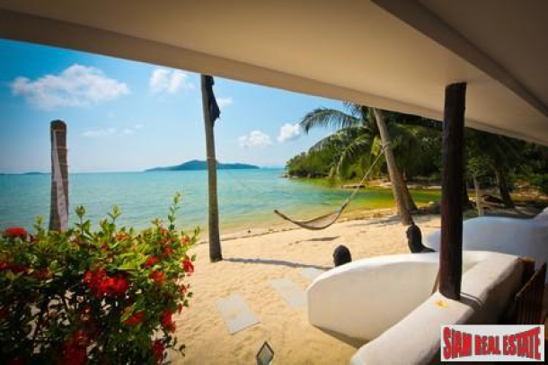 Magical Private One Bedroom Villa Right on the Beach-8