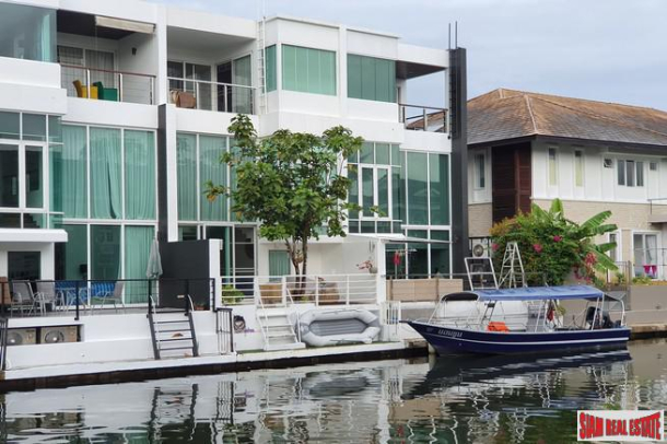 Boat Lagoon | Modern Three Bedroom Townhouse with Canal View for Rent-1