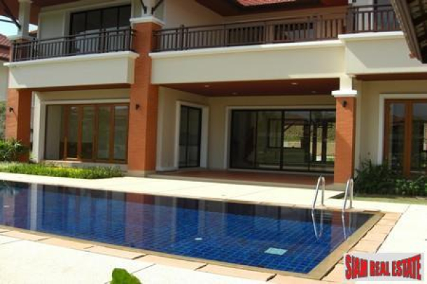 Spacious, Luxurious Four Bedroom Pool Villa in Laguna-5