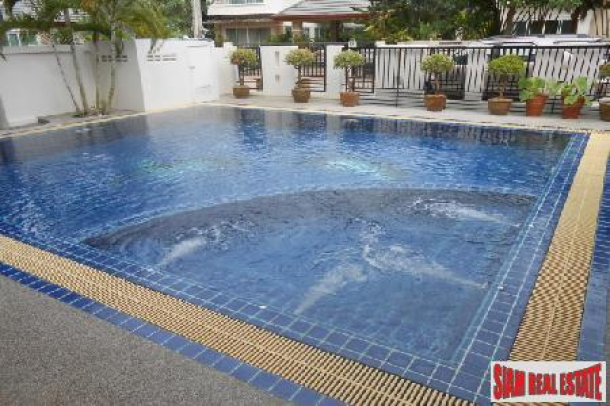Idyllic 3 Bedroom House Set In A Quiet Group Of Properties - East Pattaya-3