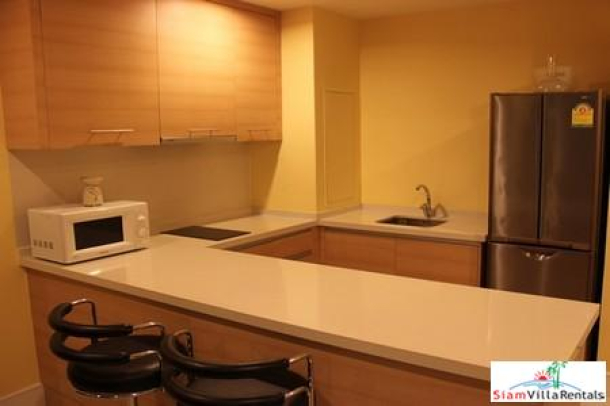 One Bedroom Apartment in Contemporary, Spanish-Style Complex on Sukhumvit 22-6