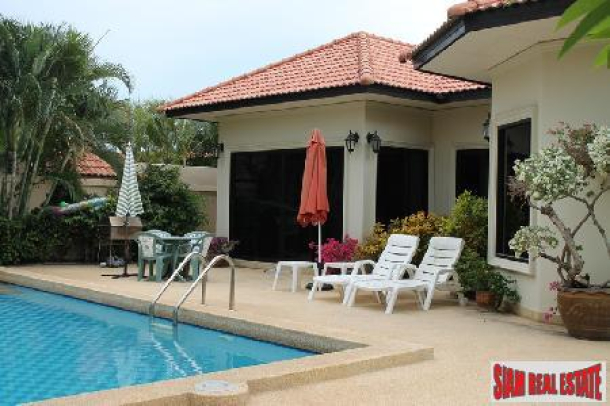 3 bedrooms villa with private swimming pool for sale only few minutes to Hua Hin town.-1