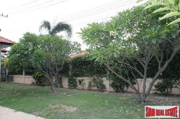 3 bedrooms villa with private swimming pool for sale only few minutes to Hua Hin town.-2
