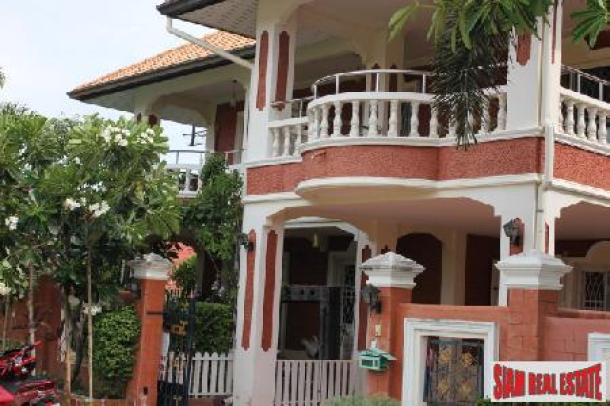 Large 3 Bedroom House With Private Garden - South Pattaya-1