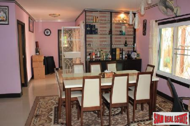 Large 3 Bedroom House With Private Garden - South Pattaya-5