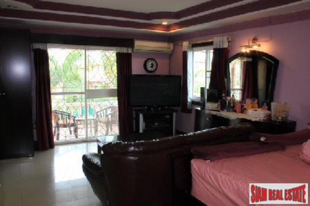 Large 3 Bedroom House With Private Garden - South Pattaya-8