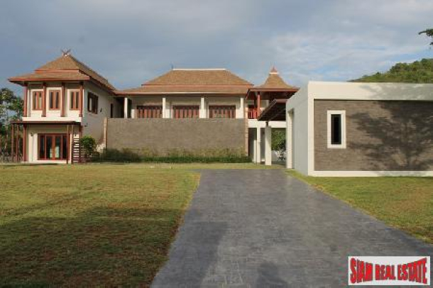 Brand new luxury 3 bedrooms house with private swimming pool for sale.-1